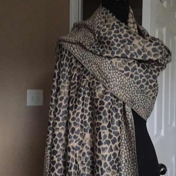 Accessories - Large Wrap Shawl Scarf Leopard Print